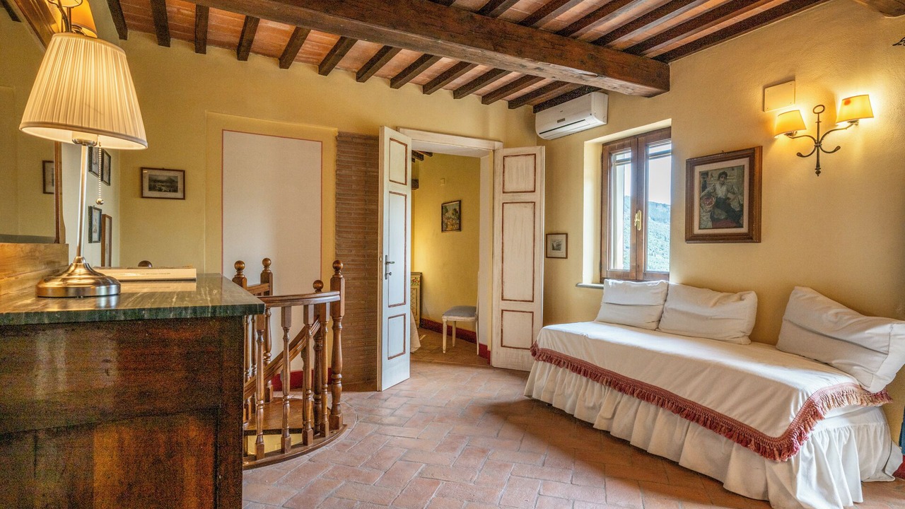 Photo of Bedroom in Buti