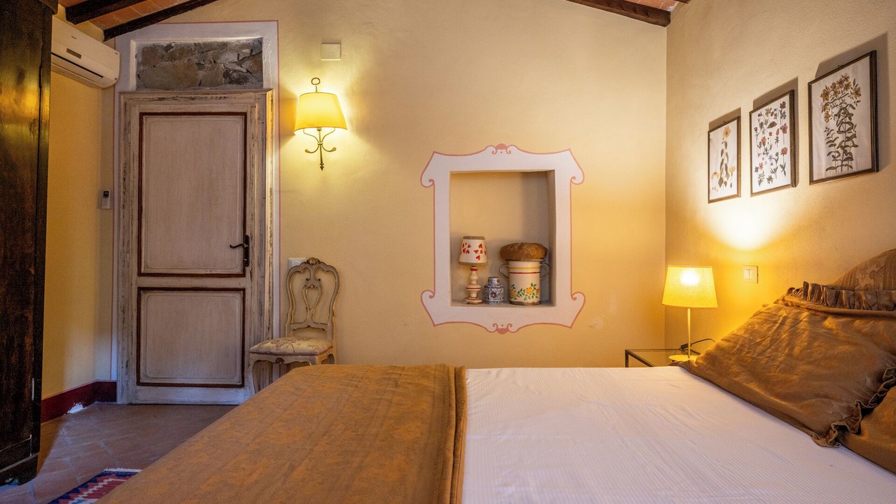 Photo of Bedroom in Buti