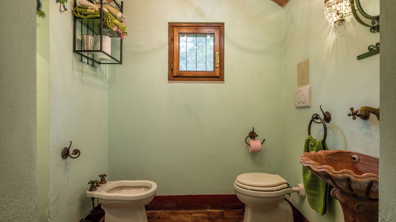 Photo of Bathroom in Buti