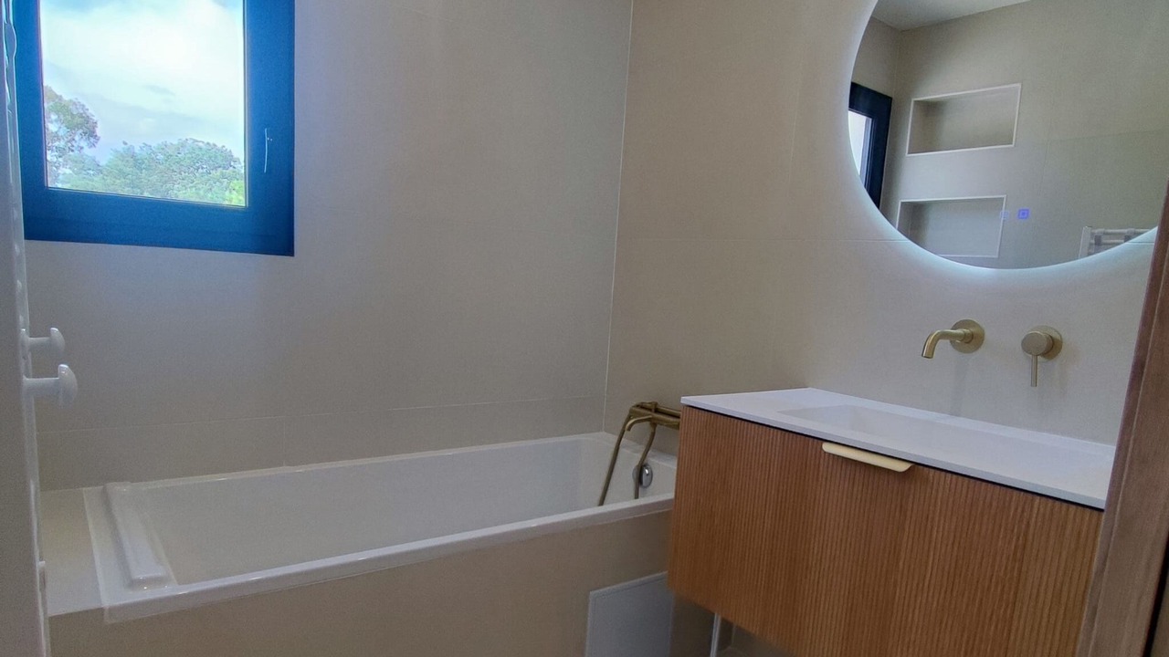 Photo of Bathroom in La Roquette-sur-Siagne