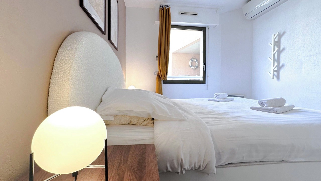 Photo of Bedroom in Antibes Old Town
