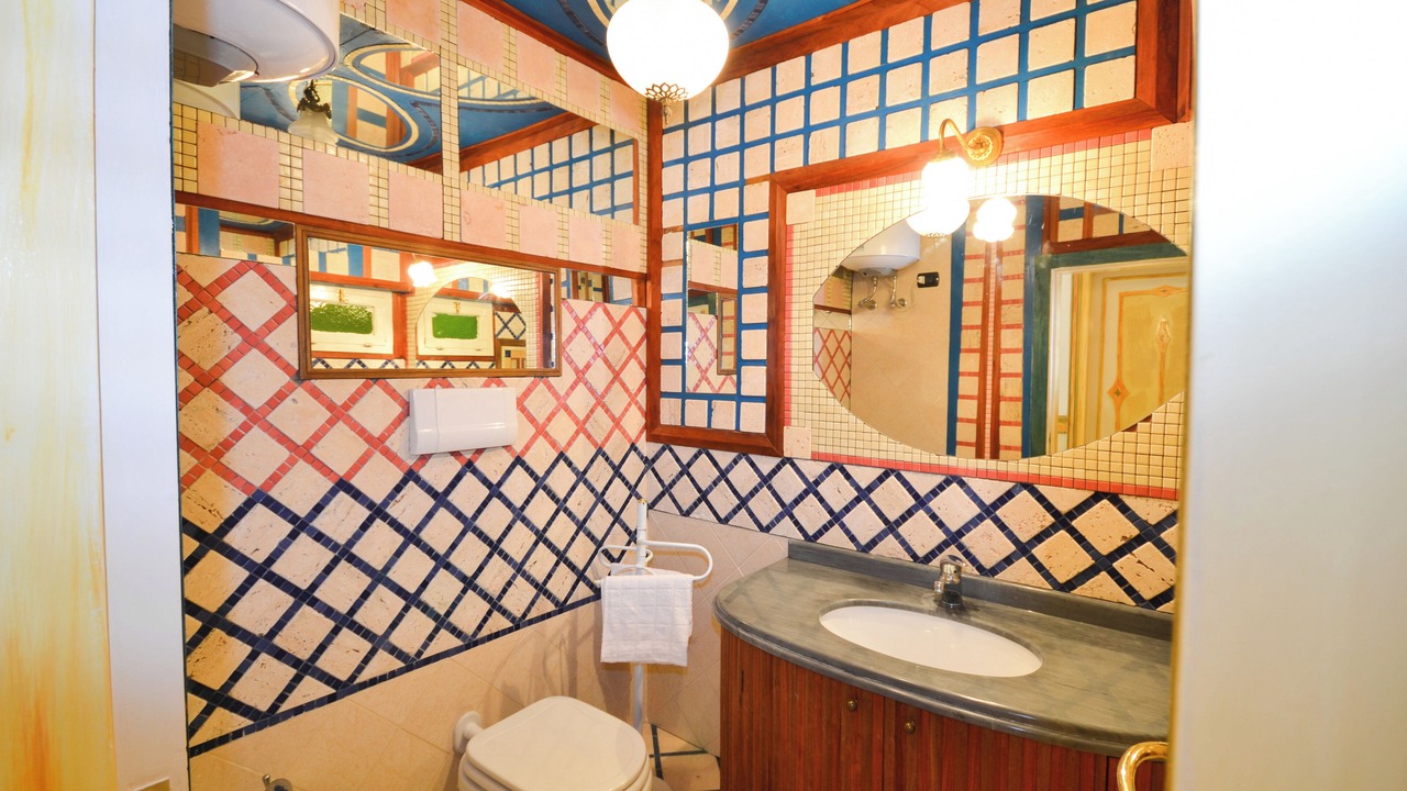 Photo of Bathroom in Furore