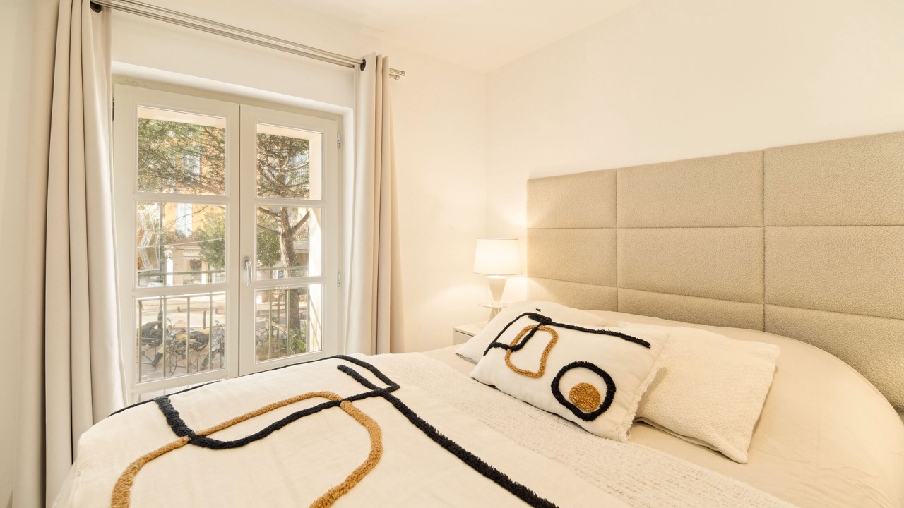 Photo of Bedroom in Saint-Tropez City Centre