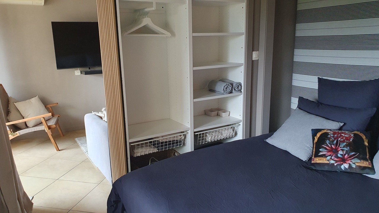 Photo of Bedroom in Mandelieu-la-Napoule Beach
