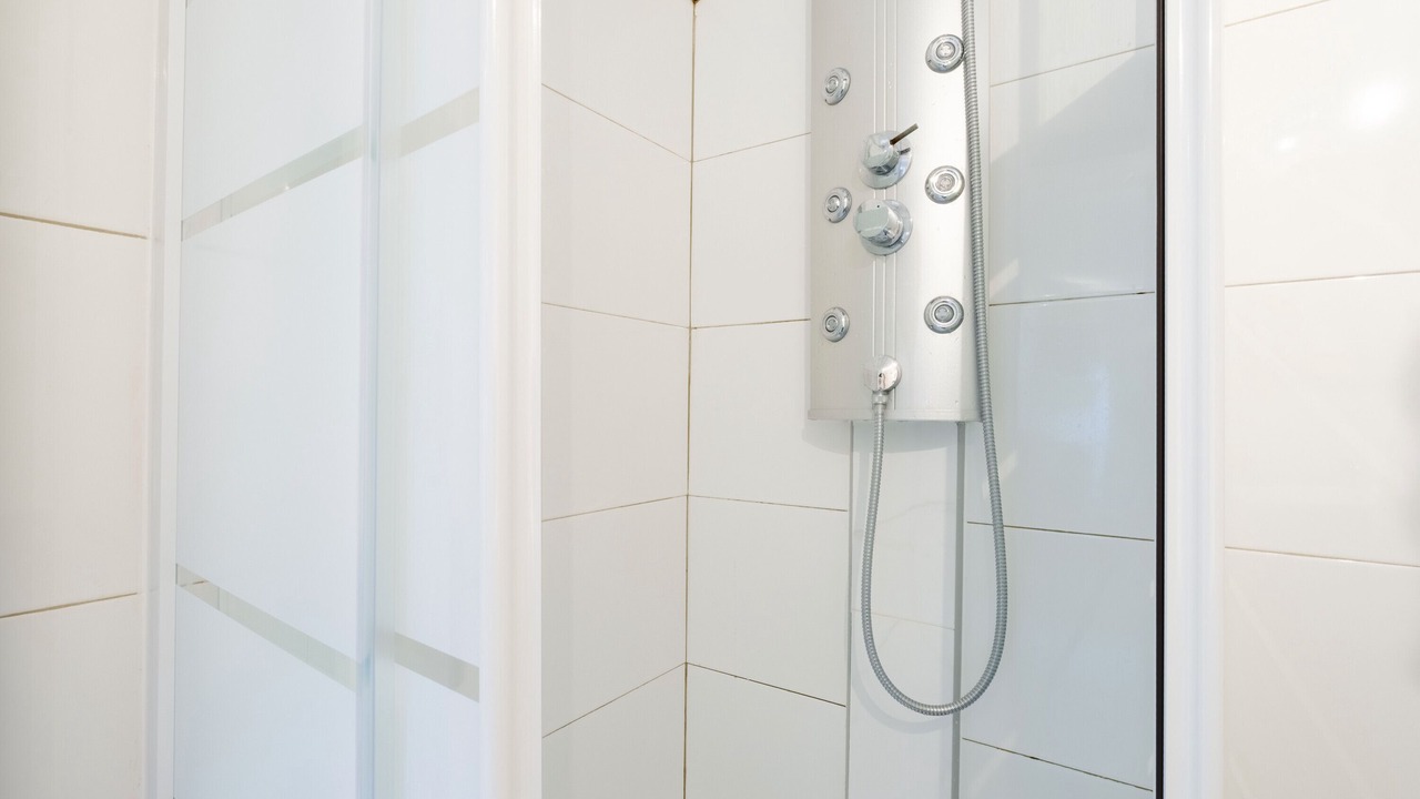 Photo of Bathroom in Vernier