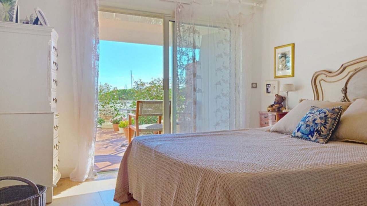 Photo of Bedroom in Villeneuve Loubet Beach