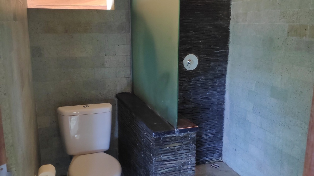 Photo of Bathroom in Kedewatan