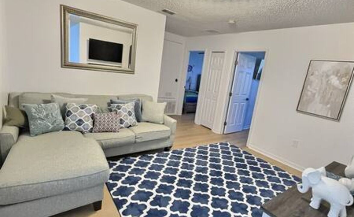 Photo of Livingroom in Crescent Lakes
