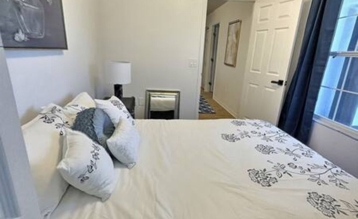 Photo of Bedroom in Crescent Lakes