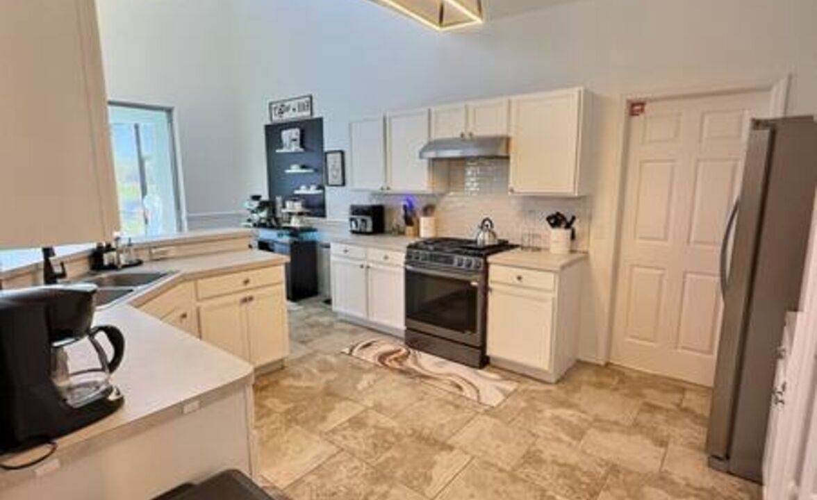 Photo of Kitchen in Crescent Lakes