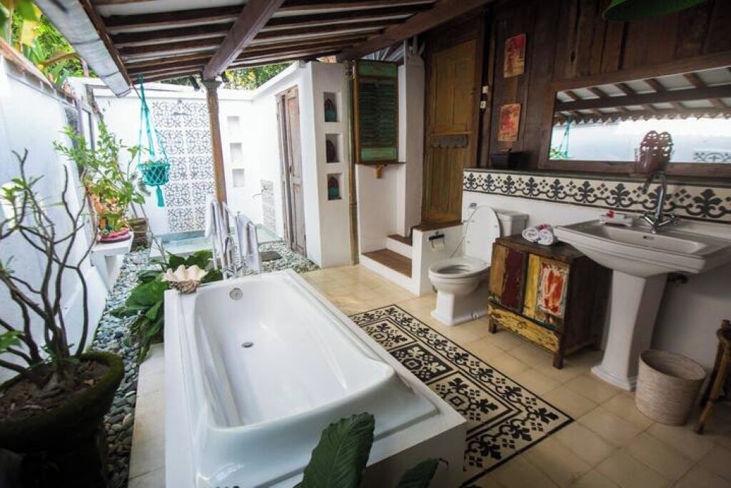 Photo of Bathroom in Kalibukbuk