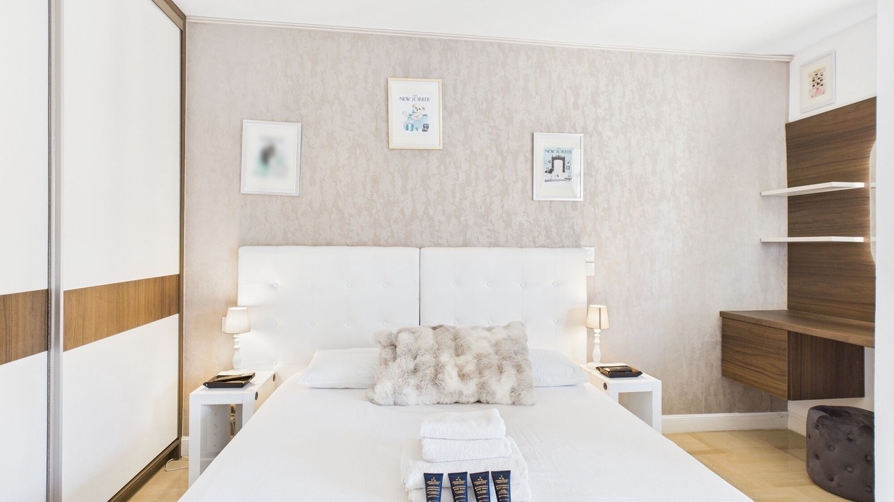 Photo of Bedroom in California - Pezou