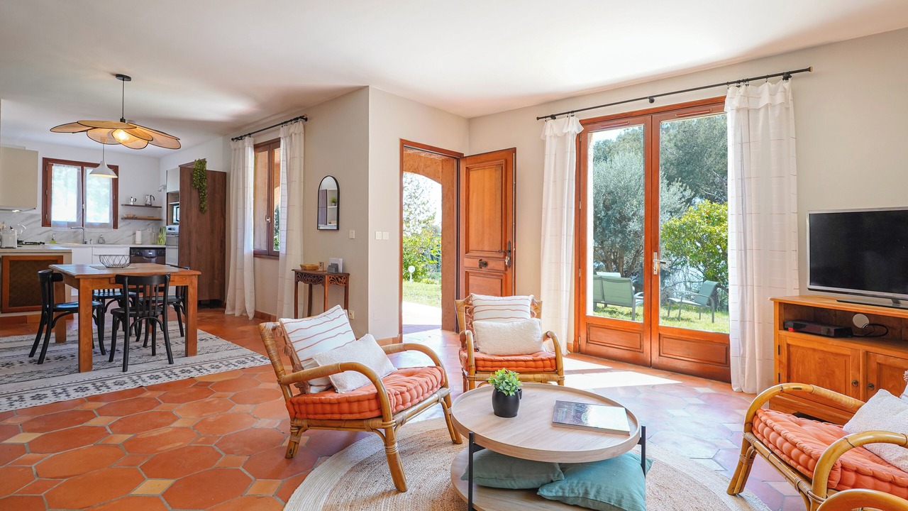 Photo of Livingroom in Beausoleil