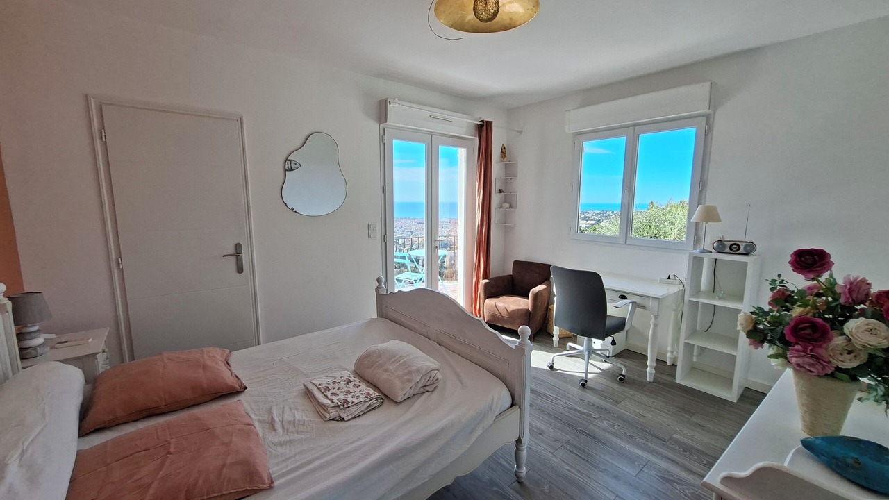 Photo of Bedroom in Gairaut