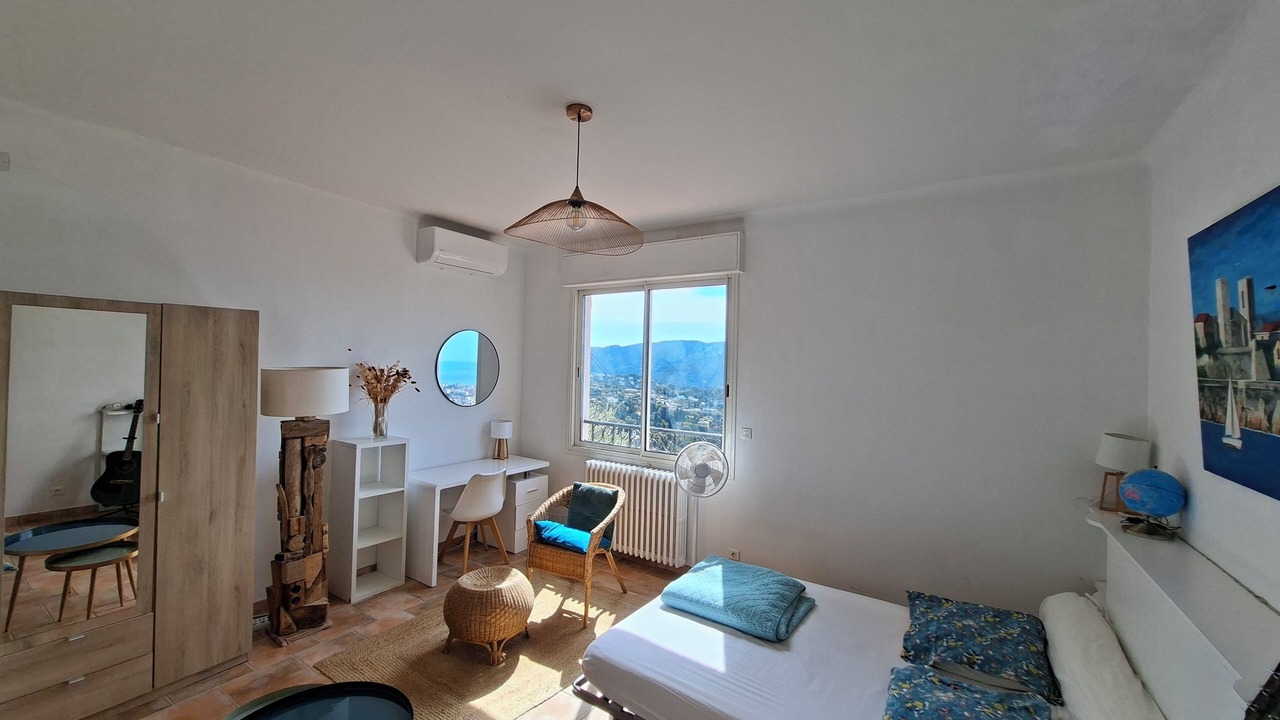 Photo of Bedroom in Gairaut