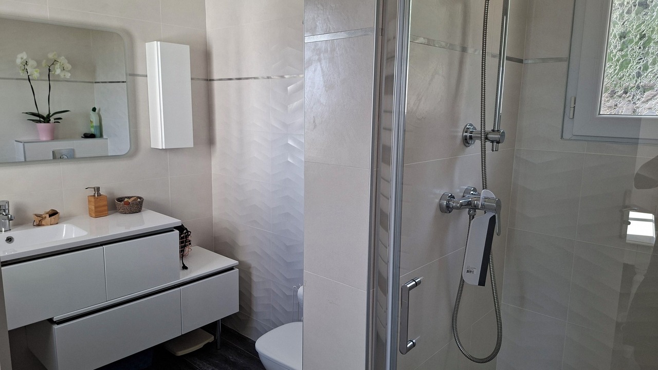 Photo of Bathroom in Gairaut