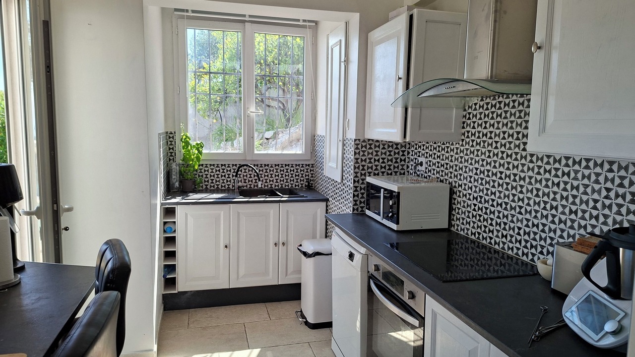 Photo of Kitchen in Gairaut