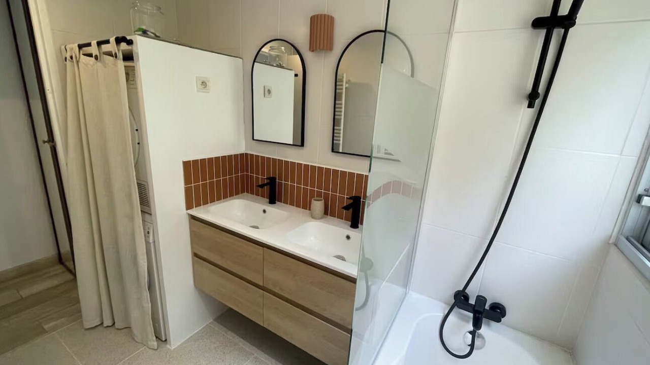 Photo of Bathroom in Saint Antoine