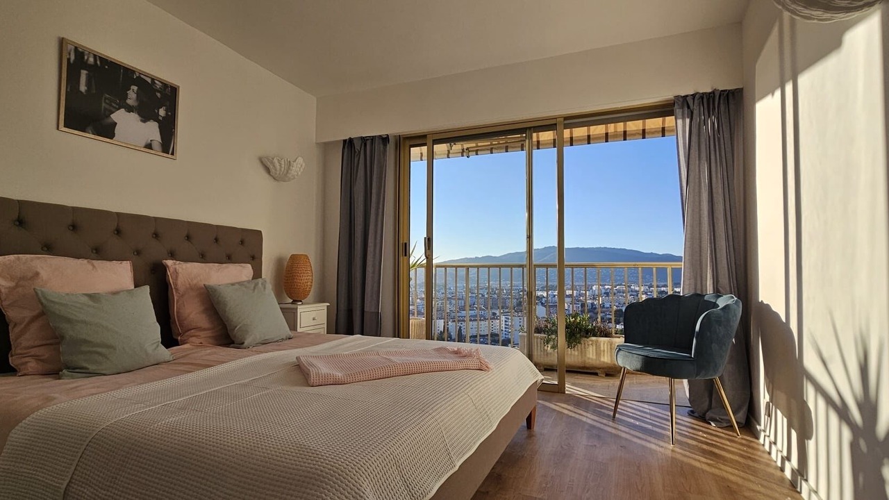 Photo of Bedroom in Cannes La Bocca