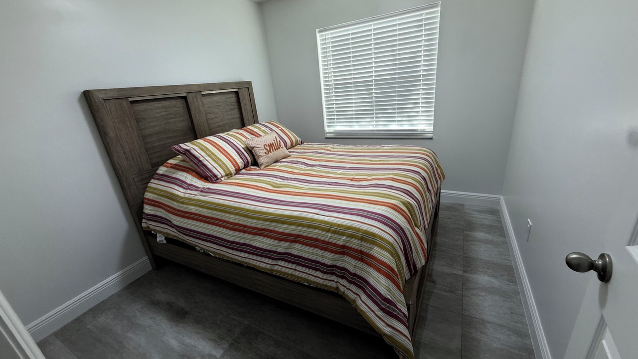 Photo of Bedroom in Azalea Park