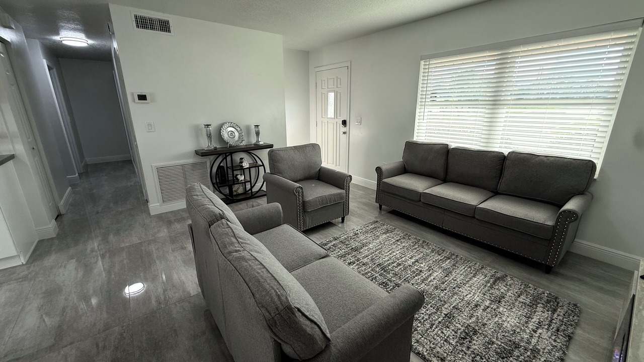 Photo of Livingroom in Azalea Park