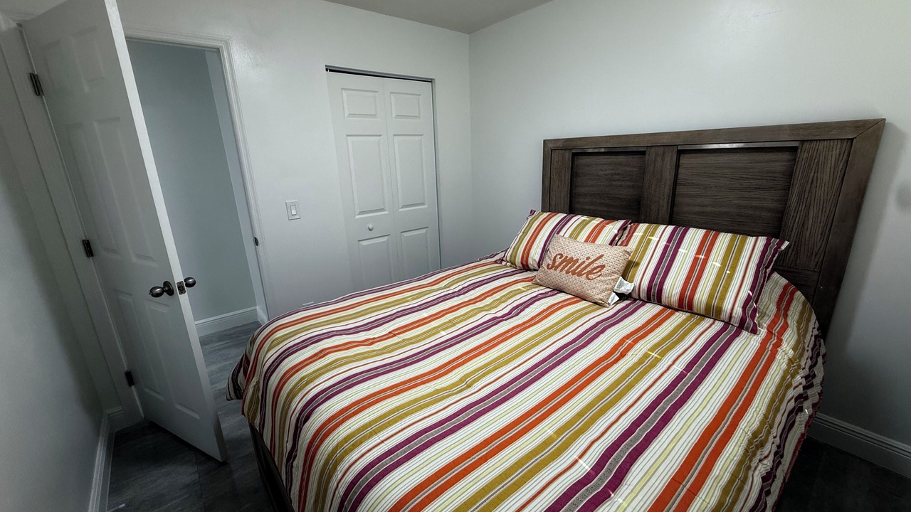 Photo of Bedroom in Azalea Park