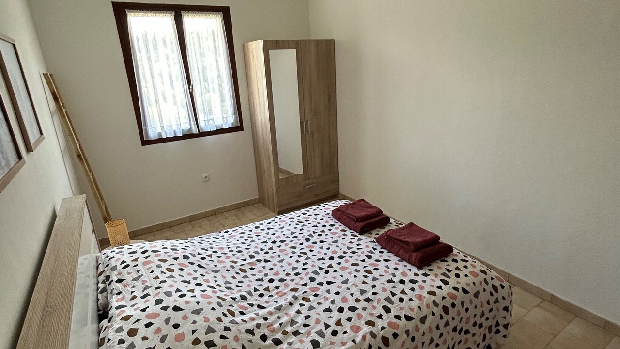 Photo of Bedroom in Contes