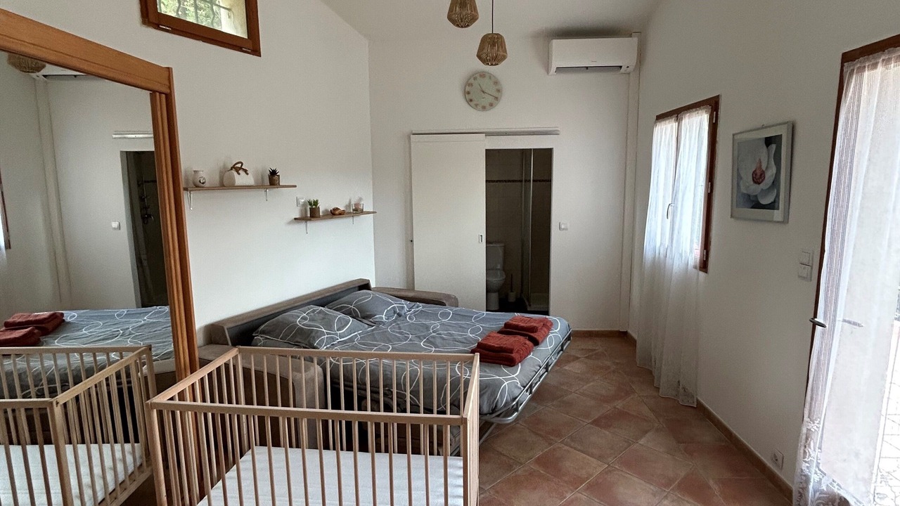 Photo of Bedroom in Contes