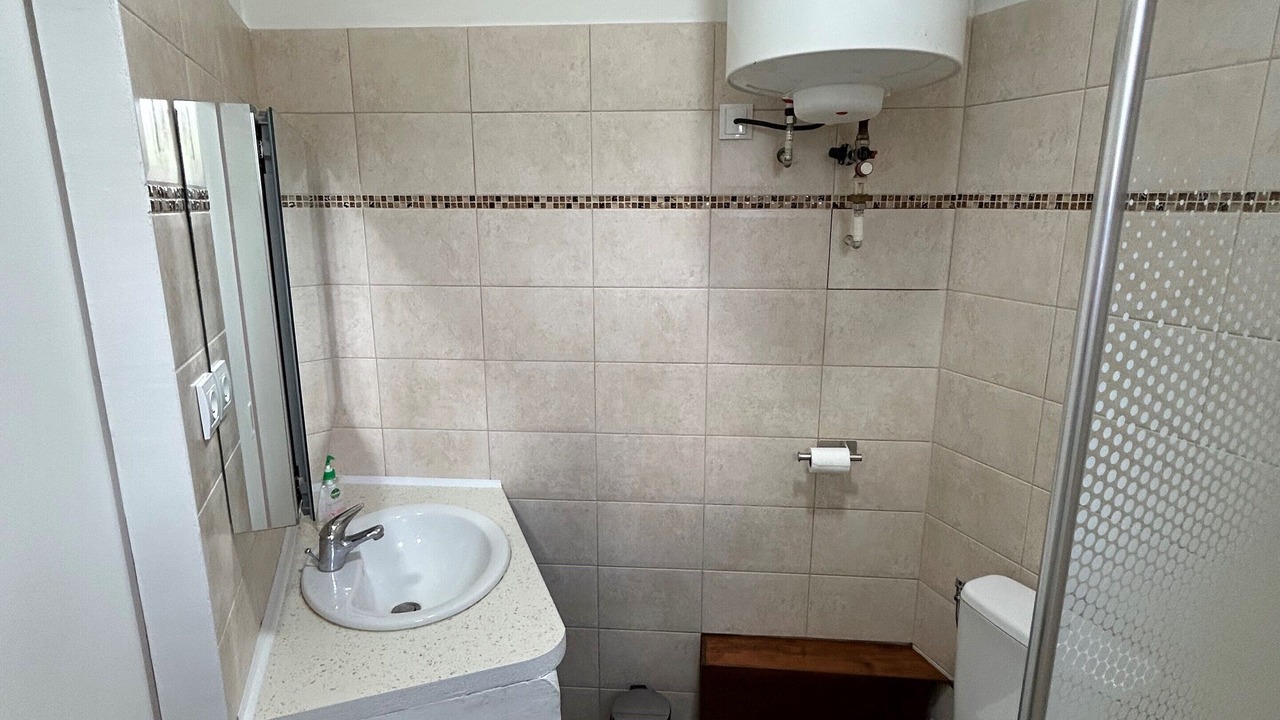 Photo of Bathroom in Contes