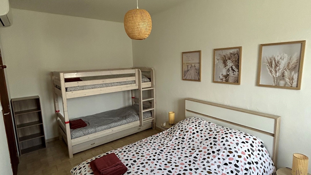 Photo of Bedroom in Contes