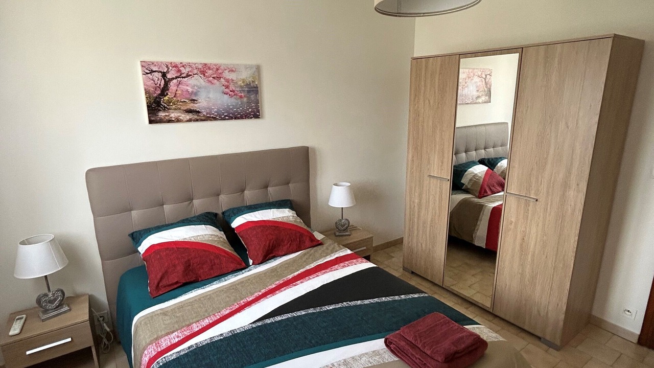 Photo of Bedroom in Contes