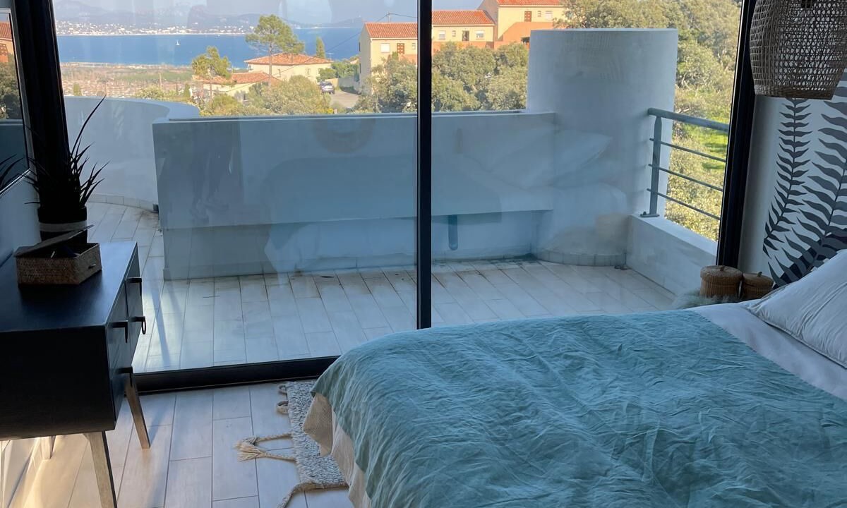 Photo of Bedroom in Saint-Aygulf