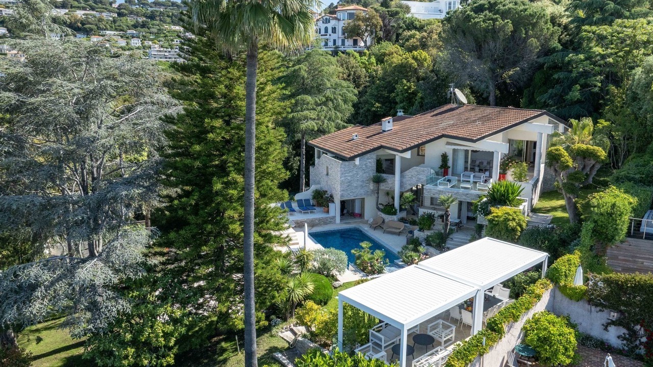 Photo of Outdoor in California - Pezou