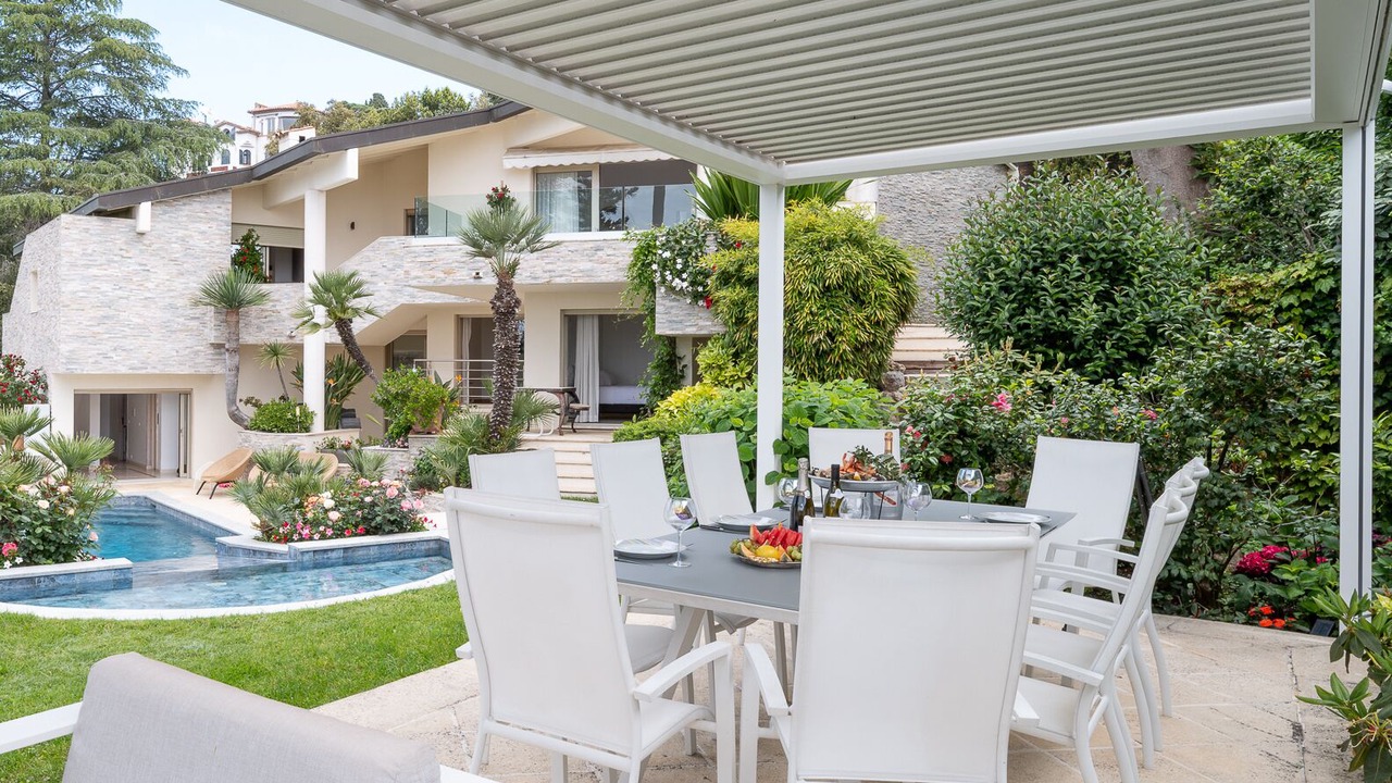Photo of Outdoor in California - Pezou