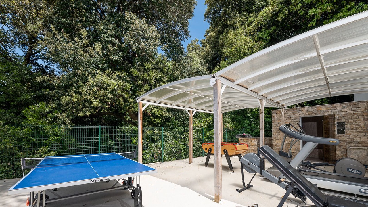 Photo of Outdoor in California - Pezou