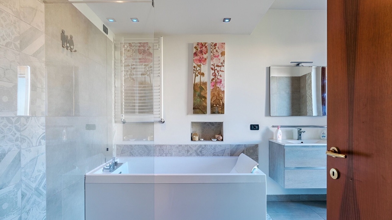 Photo of Bathroom in Montioni