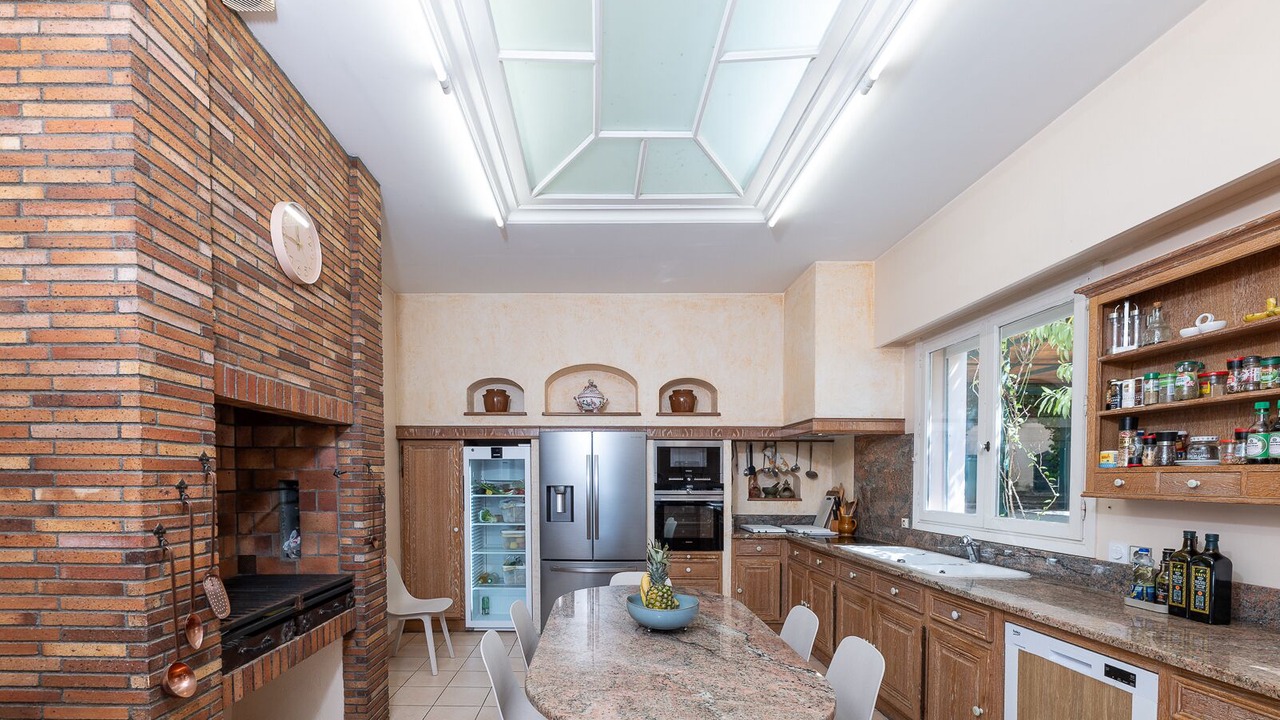 Photo of Kitchen in Prado - Republique
