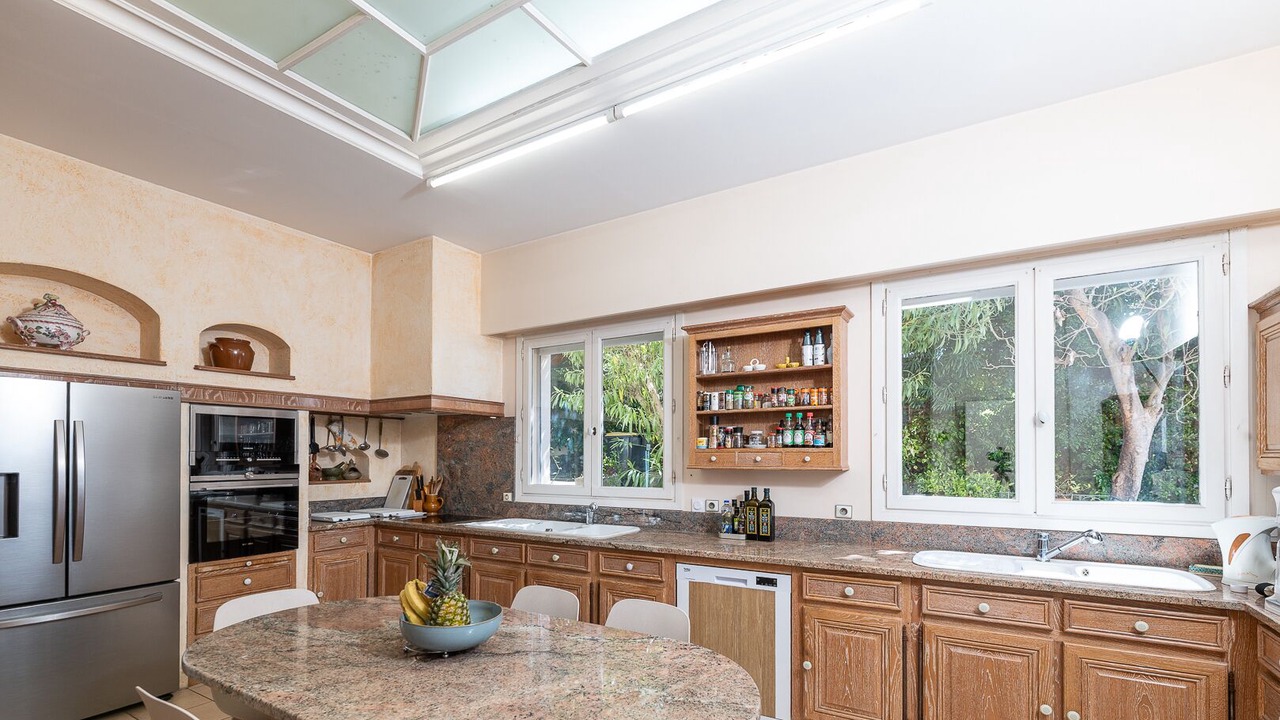 Photo of Kitchen in Prado - Republique