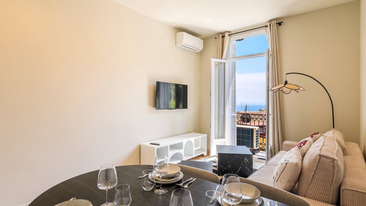 Photo of Livingroom in Beausoleil