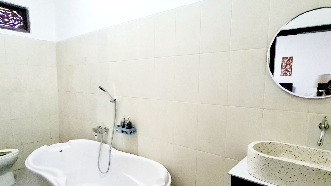 Photo of Bathroom in Padangsambian Klod