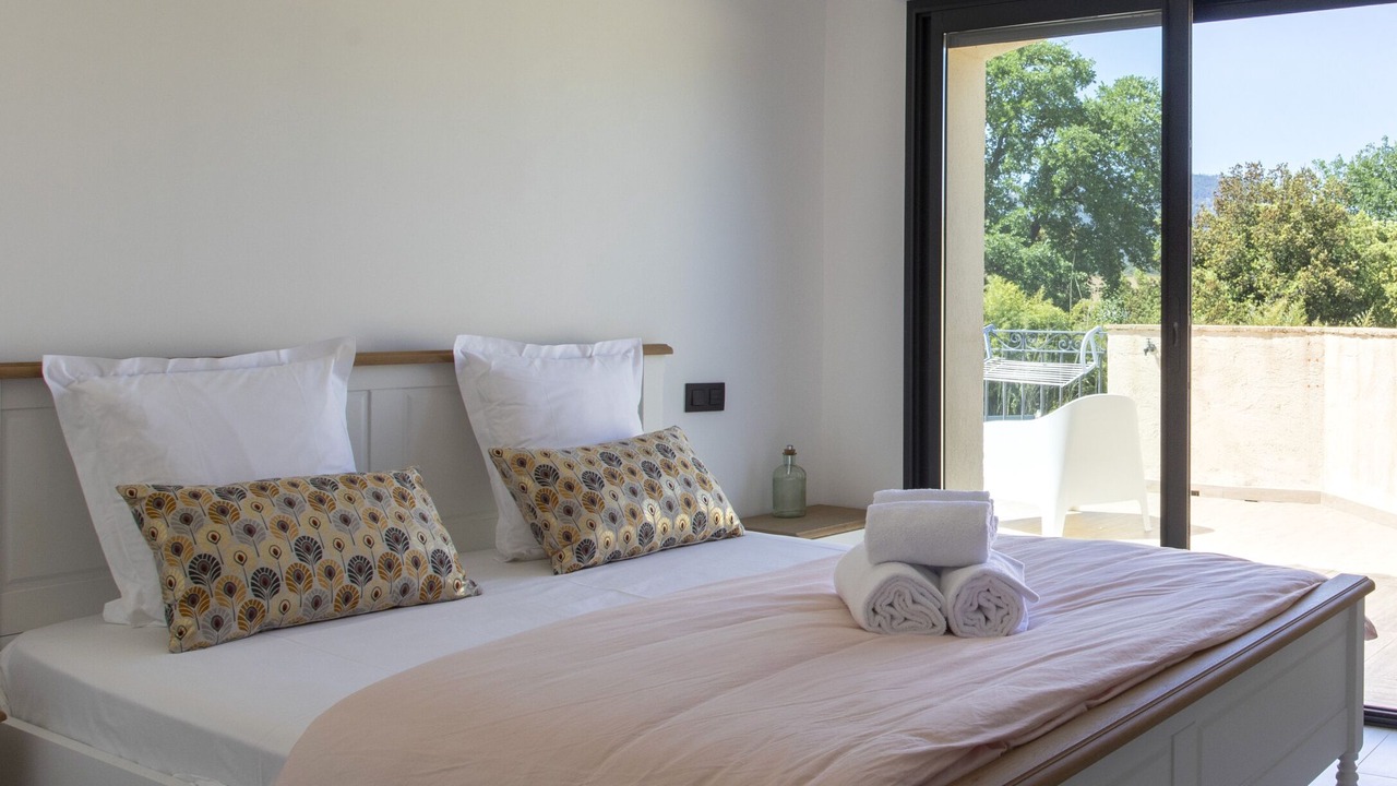Photo of Bedroom in Mandelieu-La-Napoule