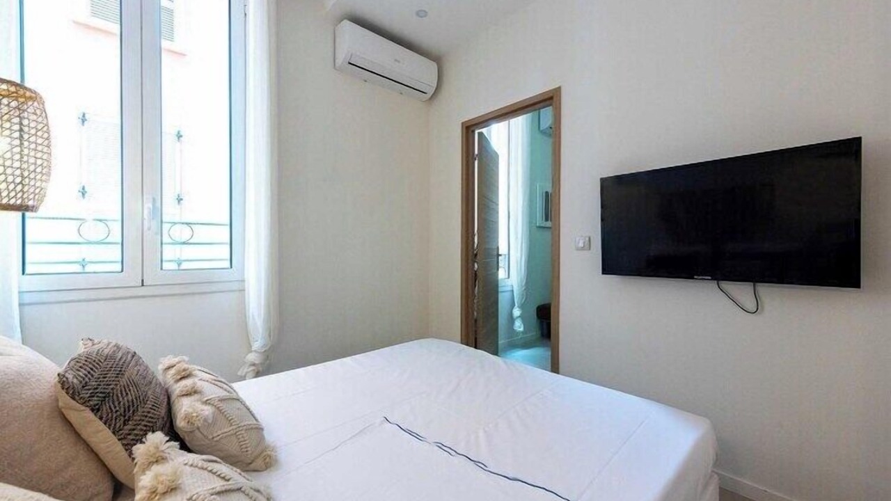 Photo of Bedroom in Juan-les-Pins