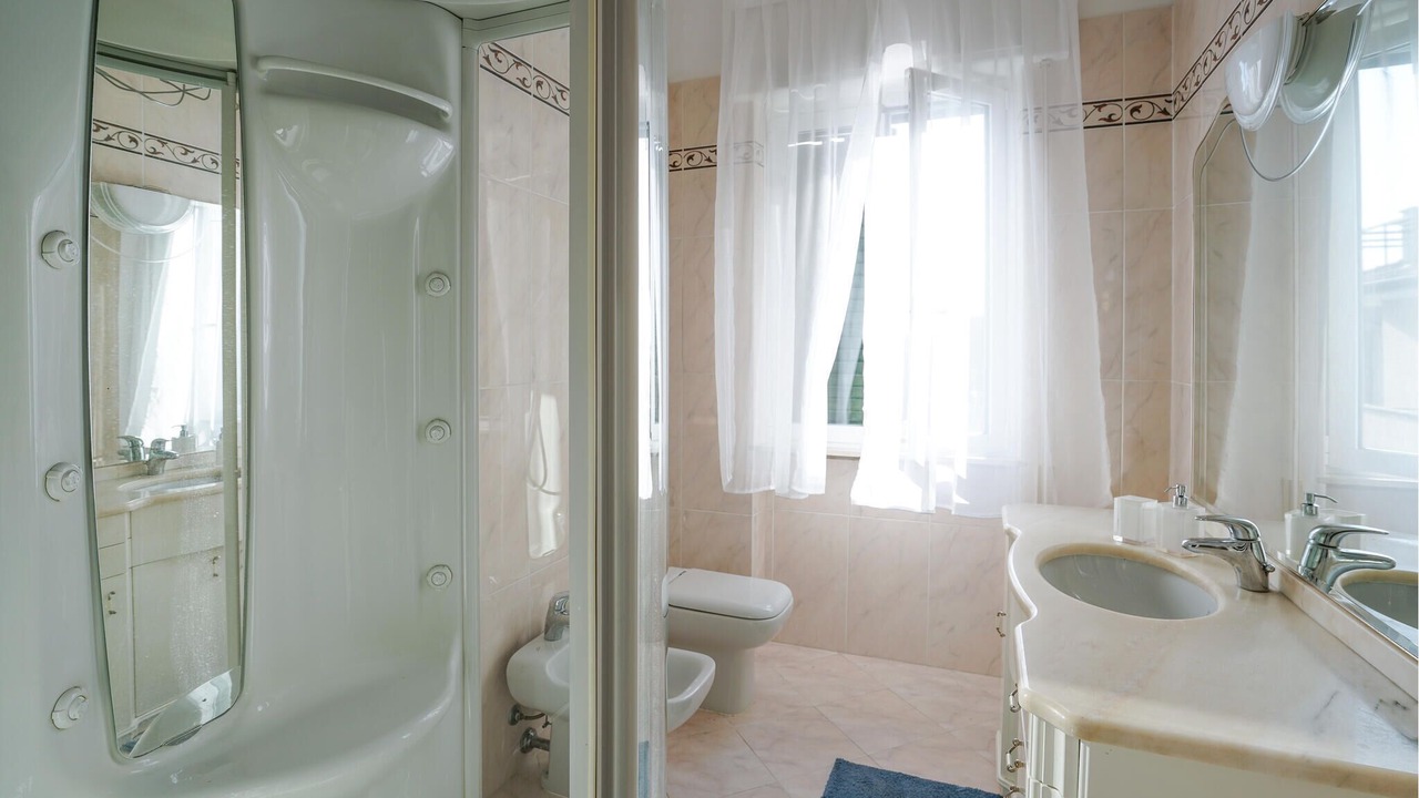Photo of Bathroom in Corsanico-Bargecchia