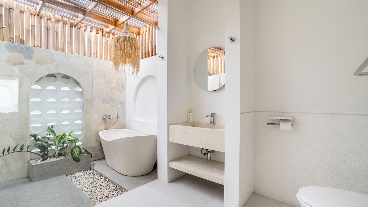Photo of Bathroom in Padangsambian Klod