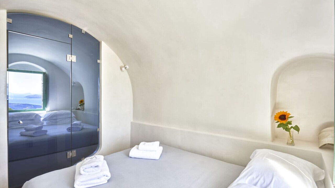 Photo of Bedroom in Fira