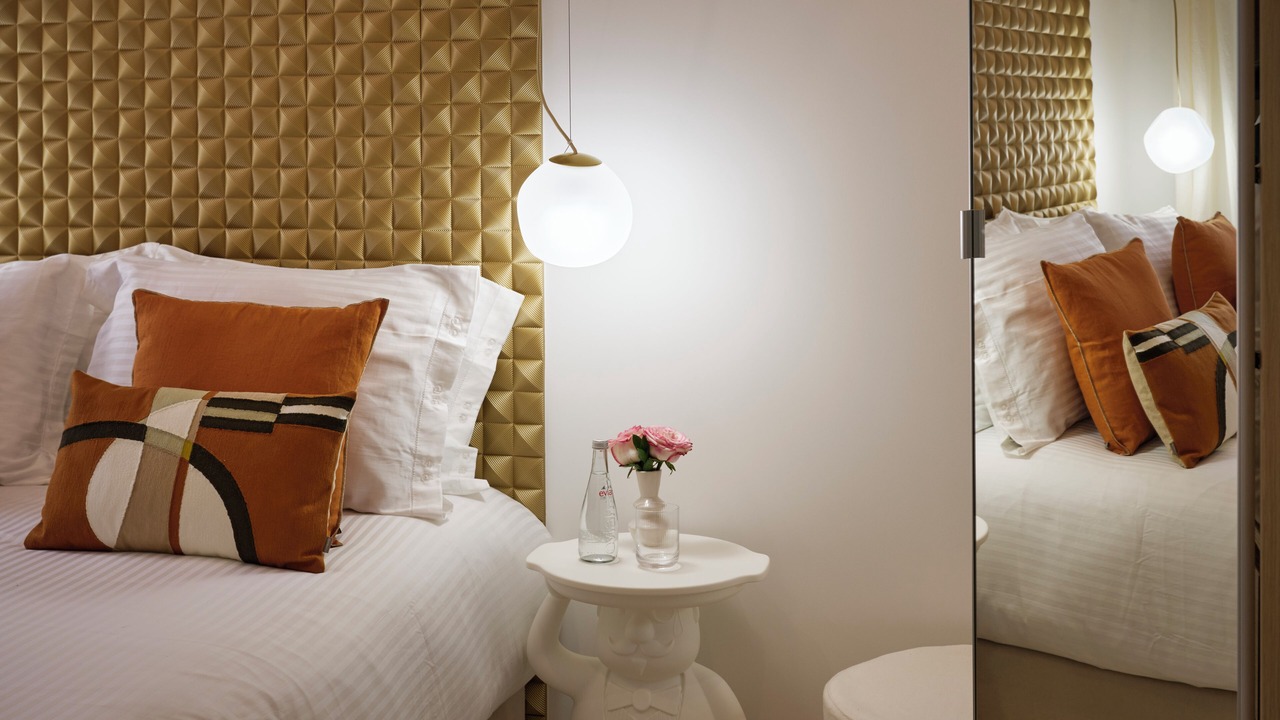 Photo of Bedroom in Cannes City Centre