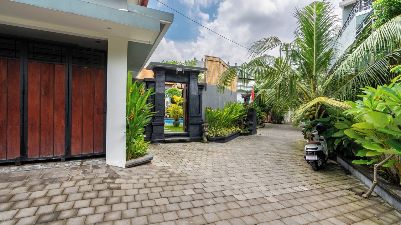 Photo of Outdoor in Padangsambian Klod