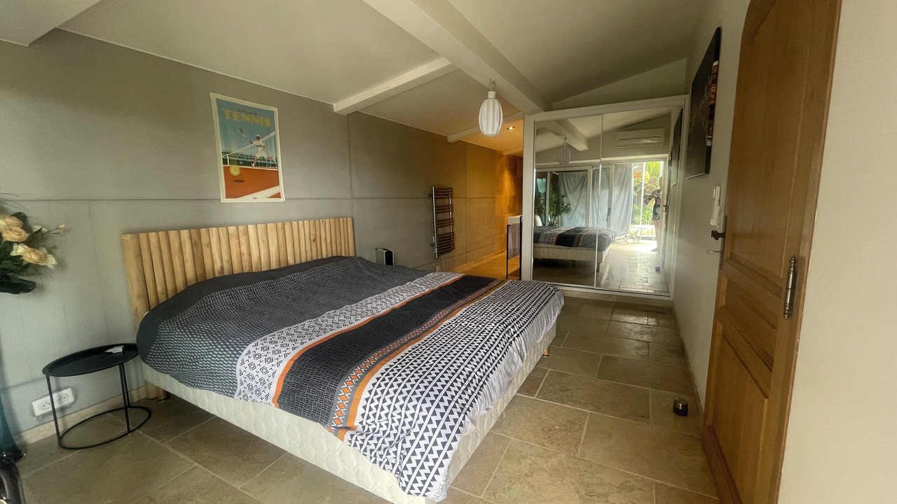 Photo of Bedroom in Espero-Pax