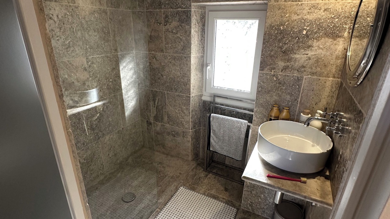 Photo of Bathroom in Espero-Pax