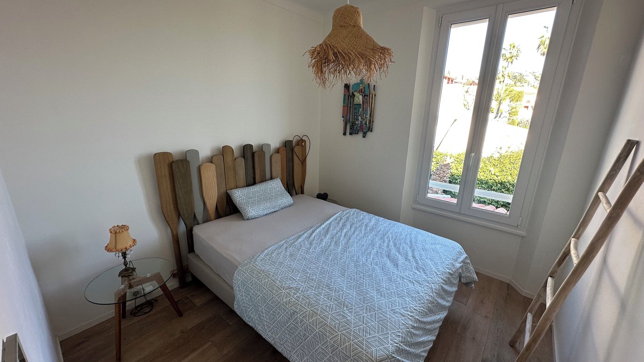 Photo of Bedroom in Espero-Pax